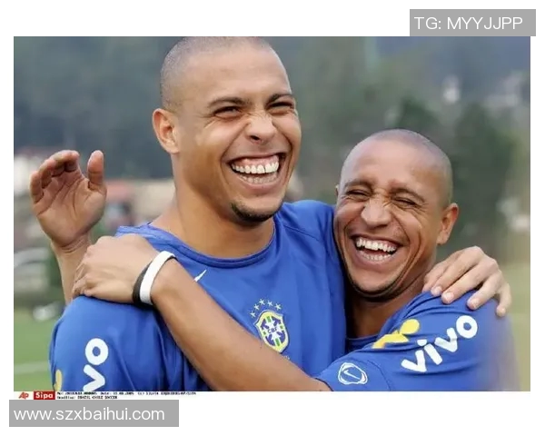 世界级足球明星同框合影展现足球魅力与友谊的精彩瞬间