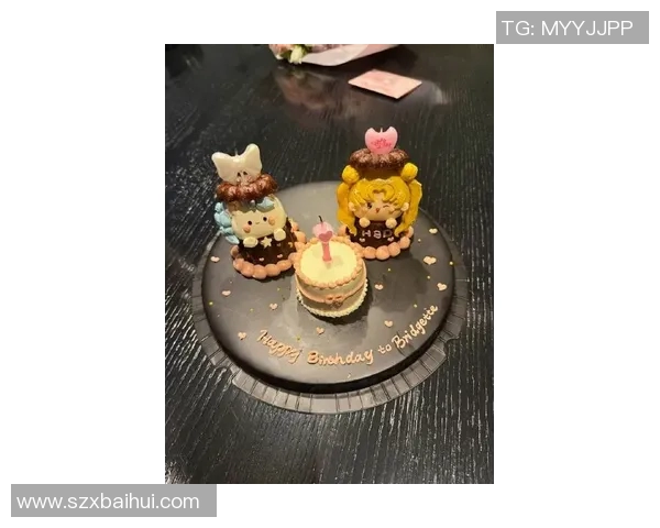 足球明星C罗妻子为其庆生精美蛋糕惊艳全场引发热议